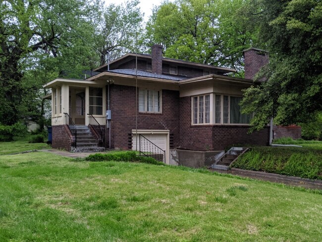 Building Photo - 1612 S Olive