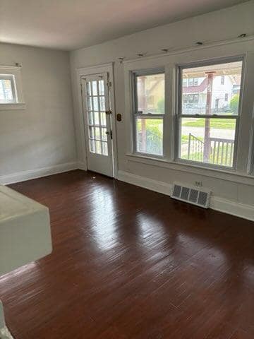 Building Photo - 13707 S Parkway Dr