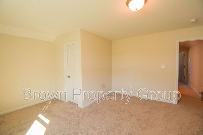 Building Photo - 5967 Gator Wy
