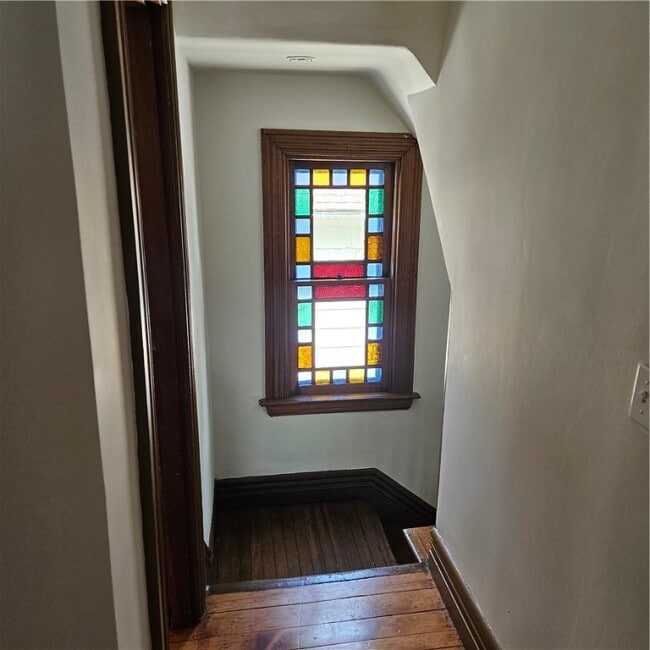 Building Photo - 217 Merriman St