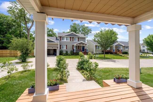 Building Photo - 1 Maple Vlg Ct
