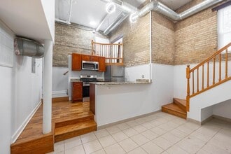 Building Photo - 2042 W Touhy Ave
