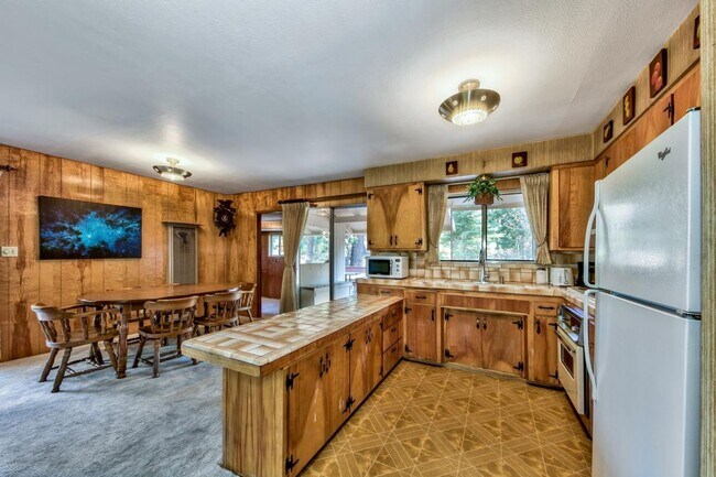 Building Photo - Cozy 3BD house avail. on 10/10/2025 for a ...