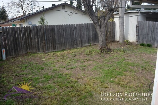 Building Photo - 2609 Erin Dr