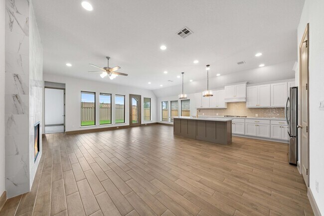 Building Photo - 316 Hulda Trl