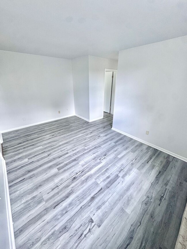 Building Photo - 8361 Schantz Rd