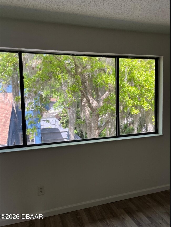 Building Photo - 233 Pine Cone Trail