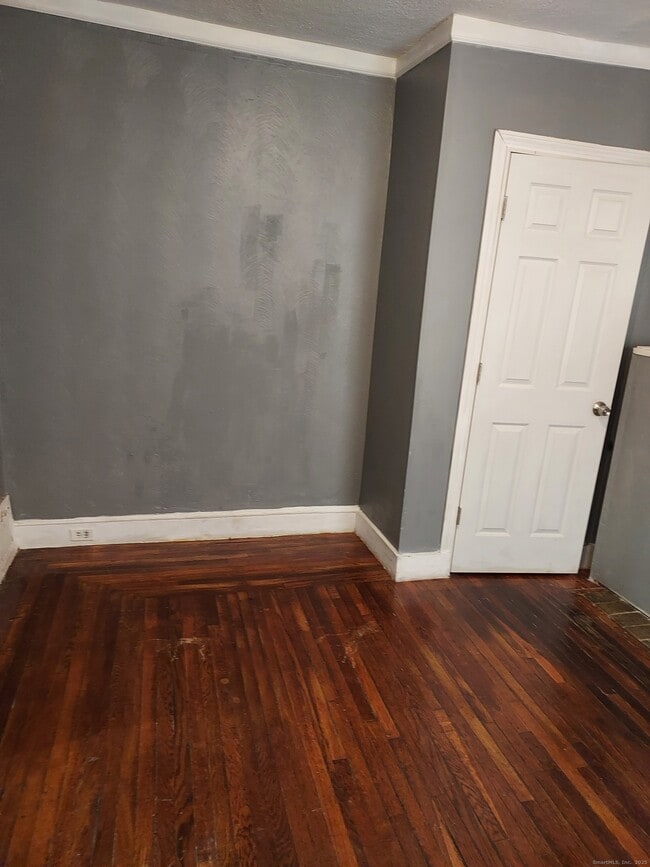 Building Photo - 339 Shelton Ave