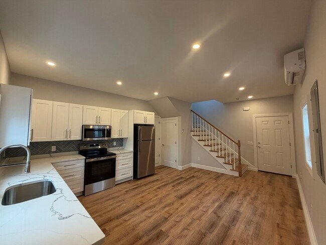 Building Photo - 51 Whittier Rd