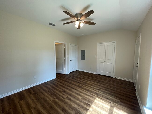 Building Photo - 4073 County Rd 152 W