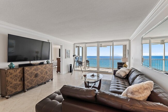 Building Photo - 840 Ocean Dr