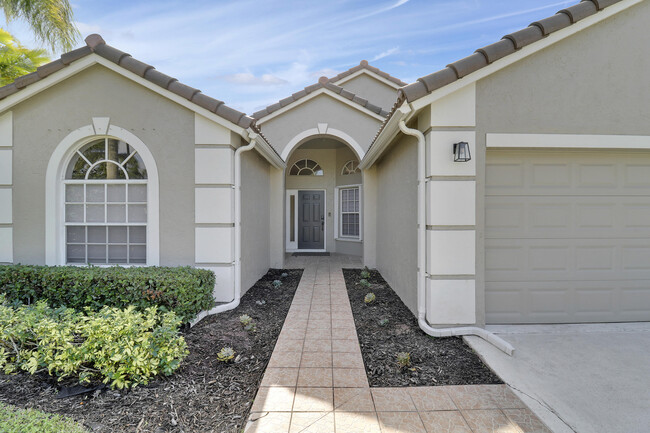 Building Photo - 1931 Oak Berry Cir