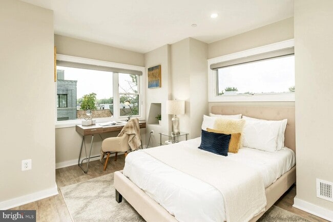 Second bedroom/office - 765 Girard St NW
