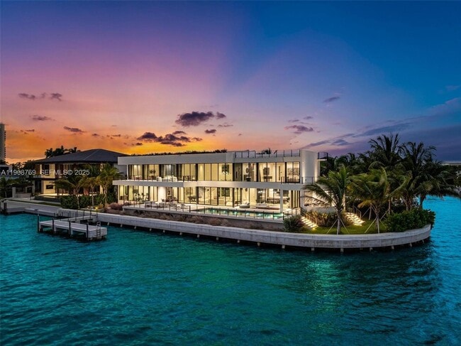 Building Photo - 11400 N Bayshore Dr