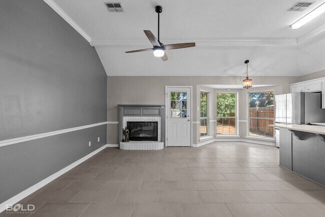 Building Photo - 6007 Cardinal Ln