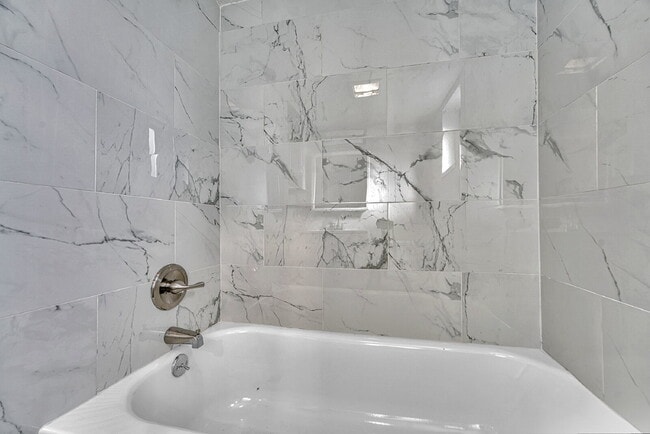 Building Photo - $1,395 — 2 bed, 1 bath renovated basement ...