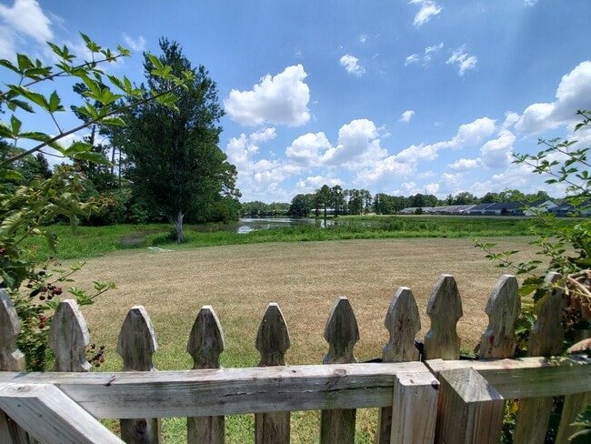 Building Photo - 198 Buckhaven Way