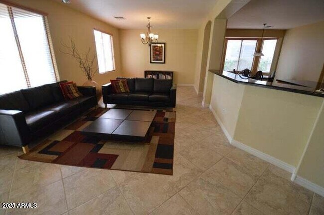Building Photo - 857 W Glenmere Dr