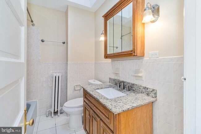 Building Photo - 1929 W Sparks St