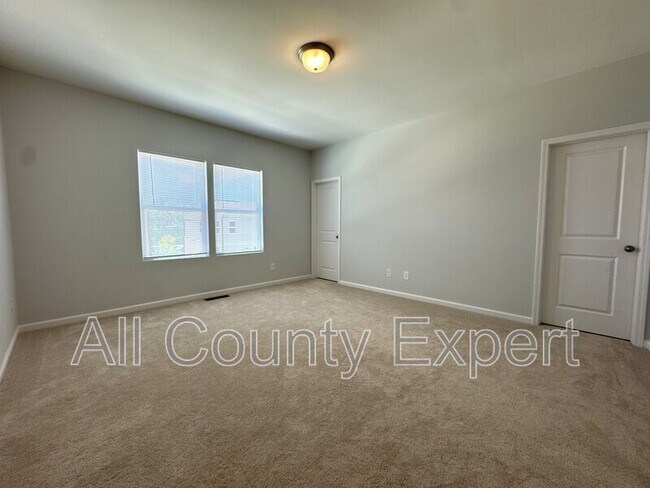 Building Photo - 2817 Beacon Bend Xing