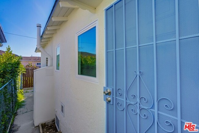 Building Photo - 11310 Argan Ave