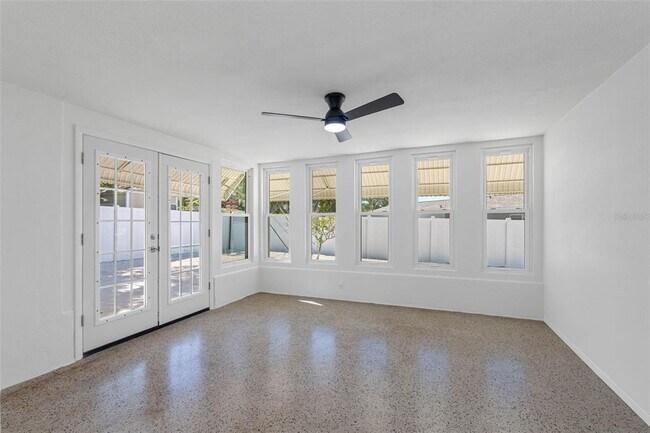 Building Photo - 11572 63rd Ave N