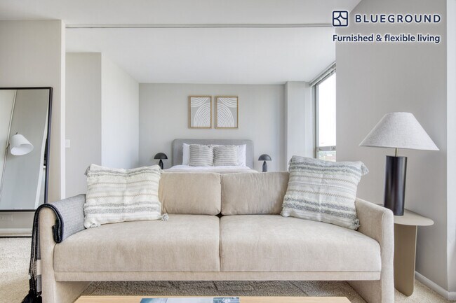 Building Photo - 3450 N Lake Shore Dr.