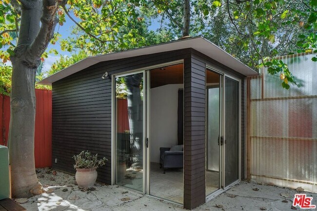 Building Photo - 2311 Louella Ave