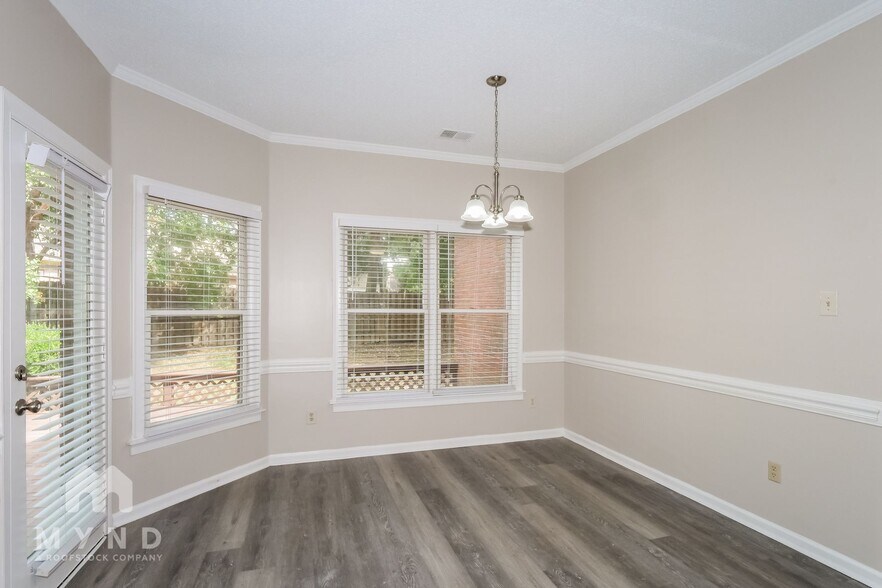 Building Photo - 1624 Wayside Cove