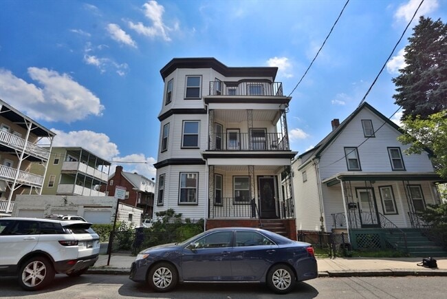 Building Photo - 73 Barnes Ave