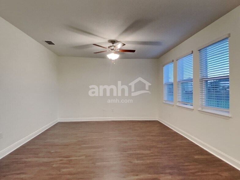 Building Photo - 20248 Calla Lily Dr