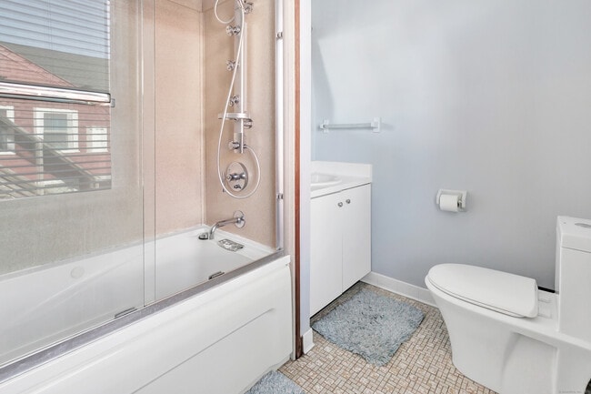 Building Photo - 12 East Ave