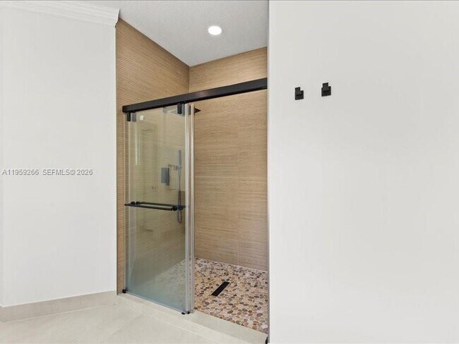 Building Photo - 1819 Mariners Ln