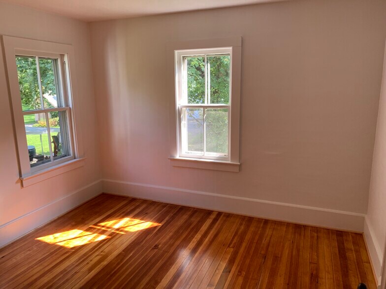 Building Photo - 62 E Church St