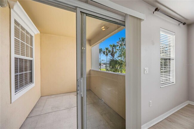 Building Photo - 1195 Villagio Cir