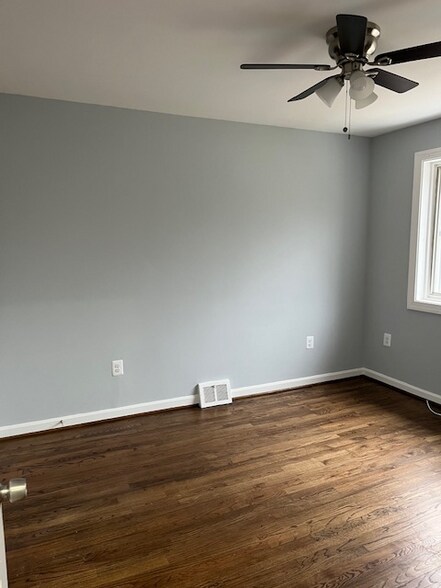 Building Photo - 5317 Leverett St