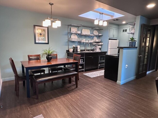 Building Photo - 2238 Via Puerta