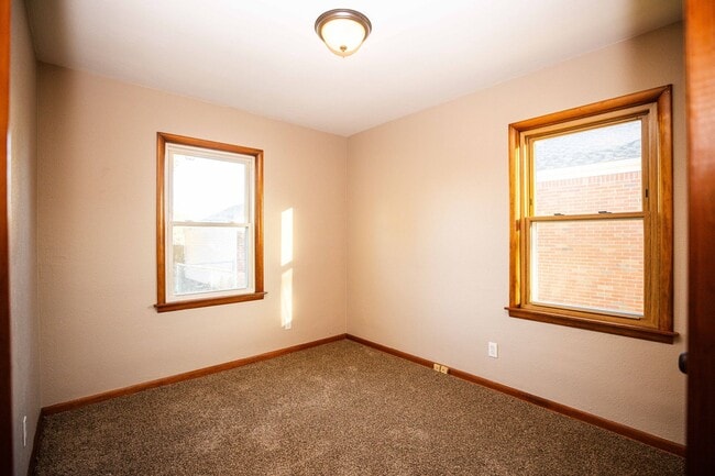 Building Photo - Beautifully remodeled two bedroom home for rent. Central A/C, updated kitchen an bathroom, new fl...