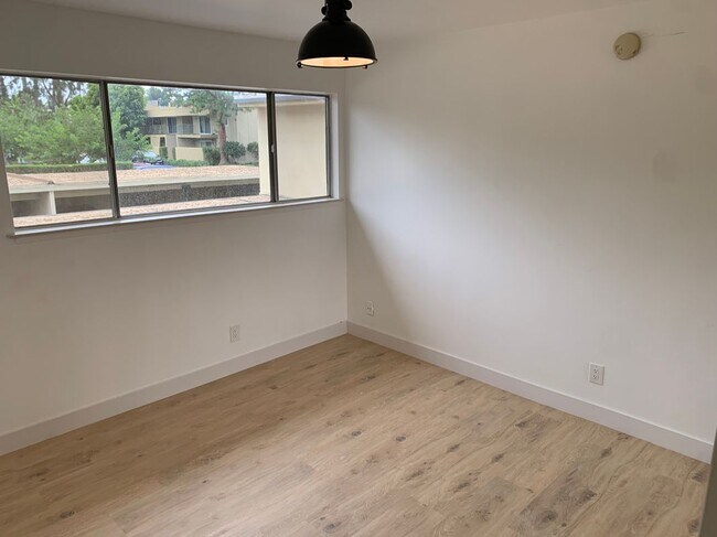 Building Photo - 11138 Aqua Vista St