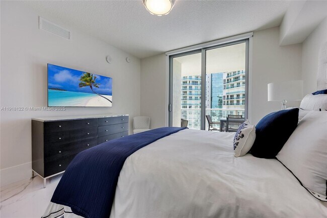 Building Photo - 300 Sunny Isles Blvd