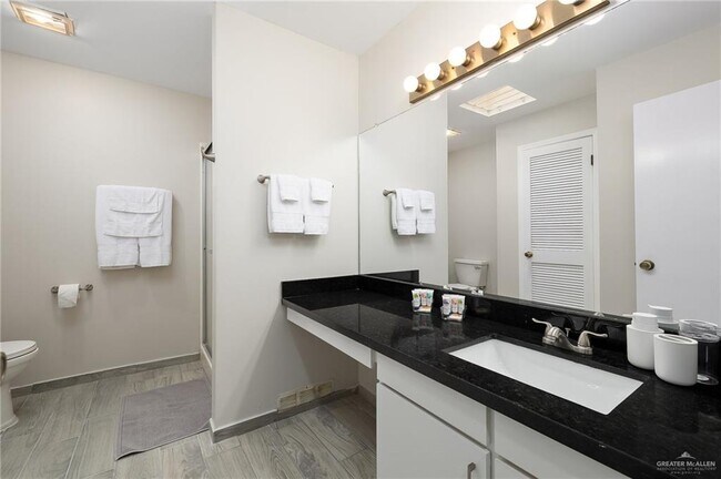 Building Photo - 16 El Rancho Rd