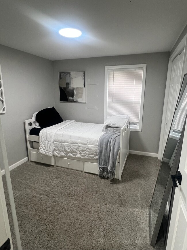 Building Photo - 1156 McKinley Ave