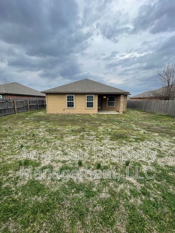 Building Photo - 13046 E 133rd Pl N