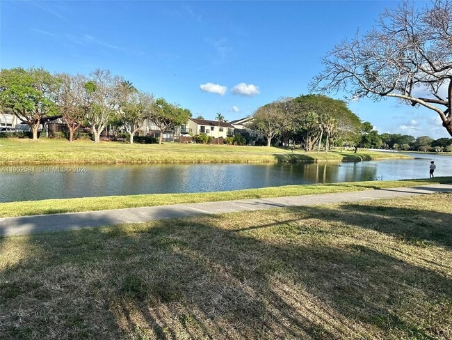 Building Photo - 10581 SW 155th Ct