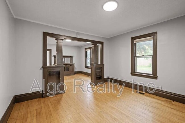 Building Photo - 3400 Elliot Ave