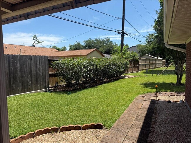 Building Photo - 4138 Donna Lynn Dr