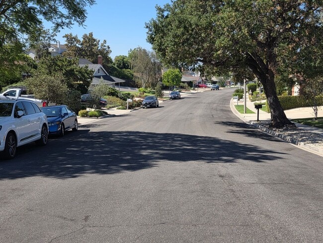 Building Photo - 3+2 Single Family Home in Thousand Oaks - ...