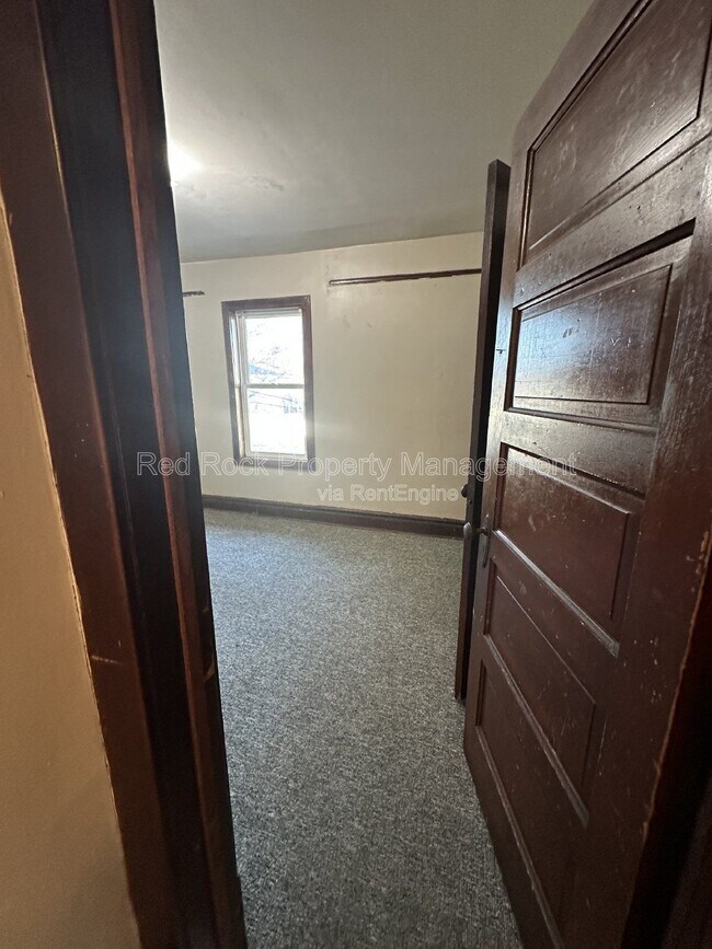 Building Photo - 320 Highland Ave