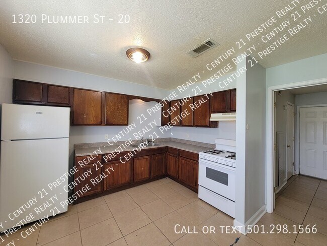 Building Photo - 1320 Plummer Street Apt 20