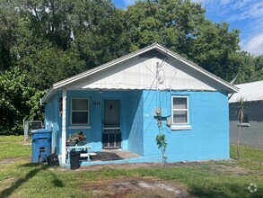 Building Photo - 2 Bedroom , 1 Bath Cute Cottage Deland